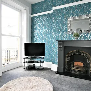 trinity-lane-central-cheltenham-by-roomsbooked.tophotelsbath.com/