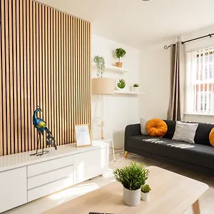 super-modern-2bd-central-home.belfasthotelsireland.com/